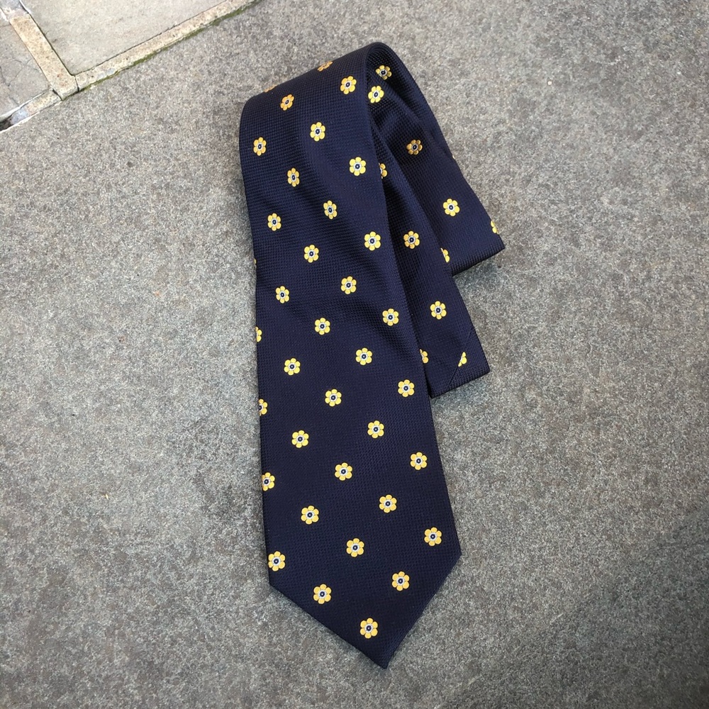 Barneys New York Tie - Picture 2 of 7